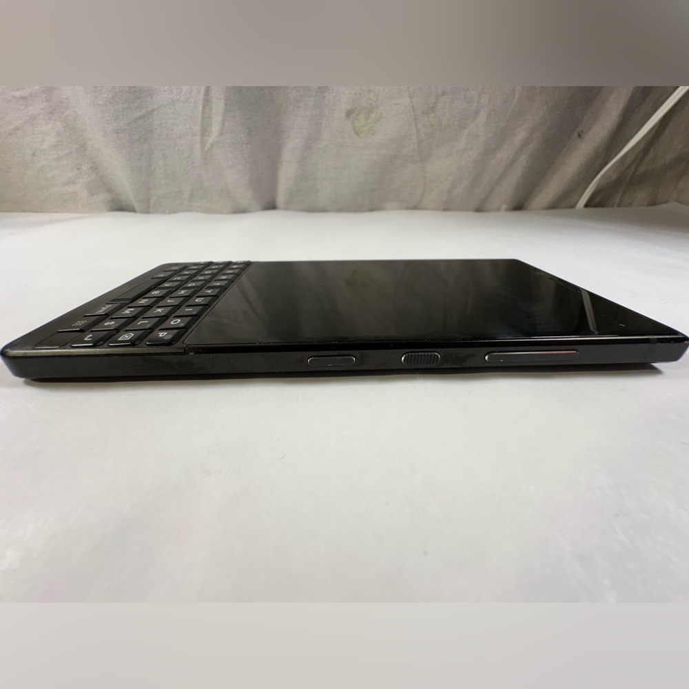 BlackBerry Key2 - Picture 3 of 6
